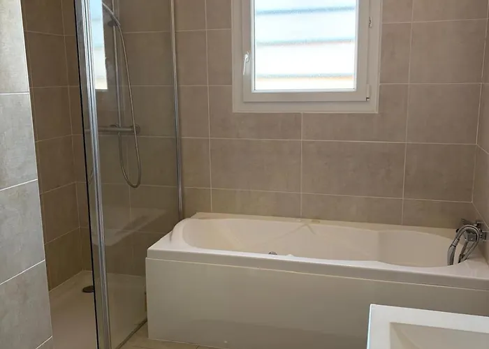 St Cyprien Grande Maison Avec Piscine *
